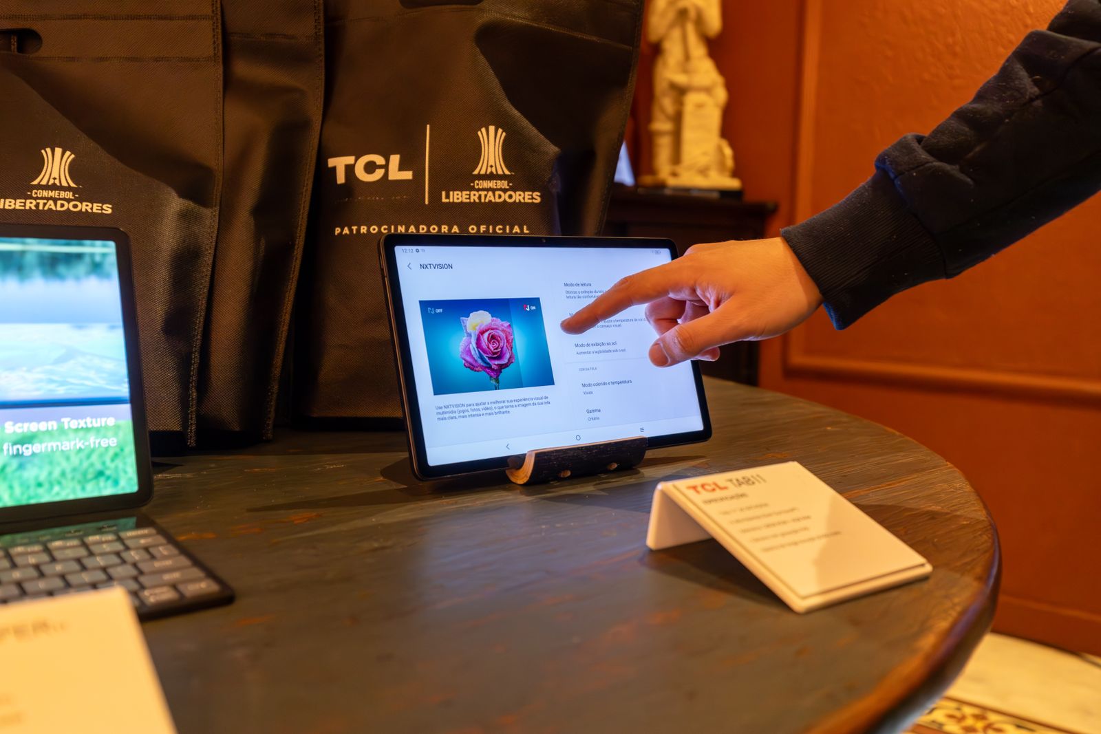 AI Digital Humans in Dubai: The Next Generation of Interactive Retail and Event Displays